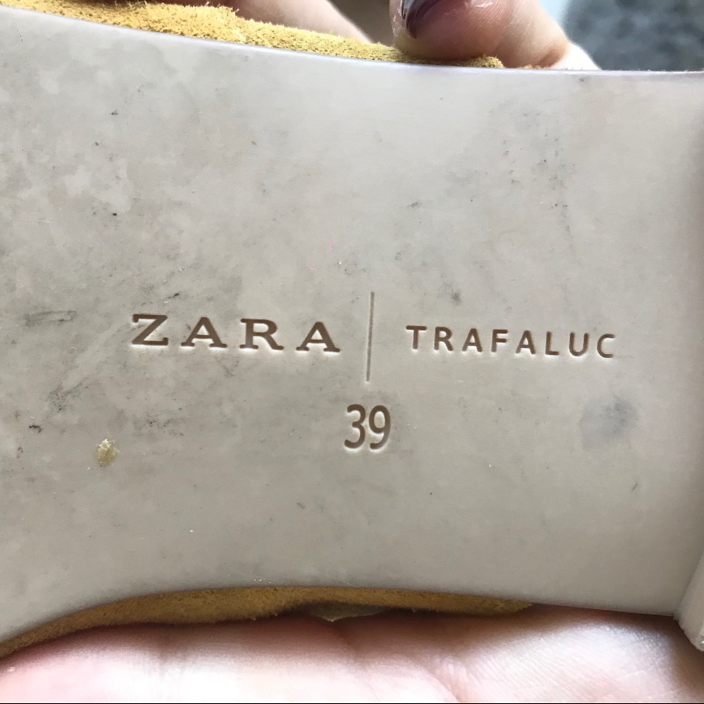 Zara Ruffle Pointed Flats - Picture 3 of 3